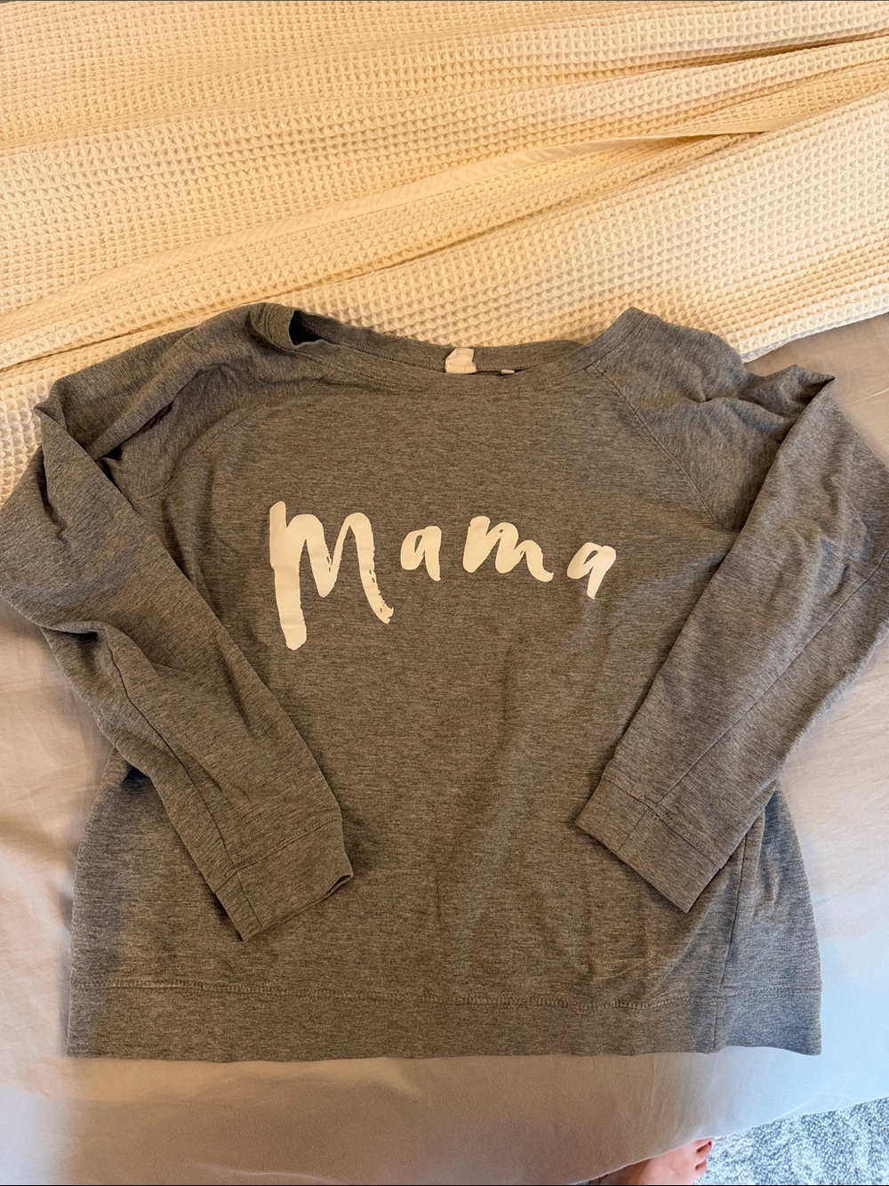 SKINN Gray 'Mama' Crewneck Sweatshirt